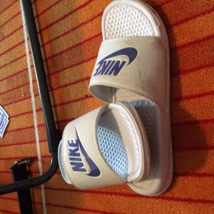 Nike slides